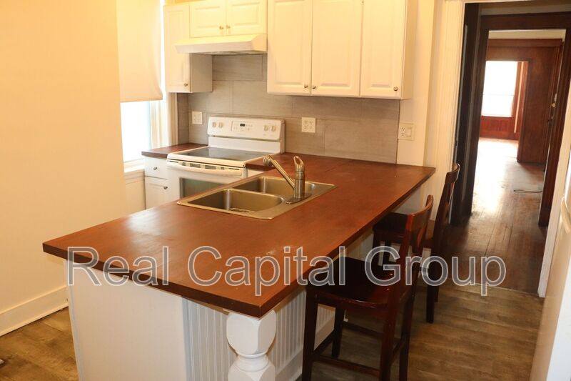 Apartment for rent at 69 Lexington Ave #2, Albany, NY 12206