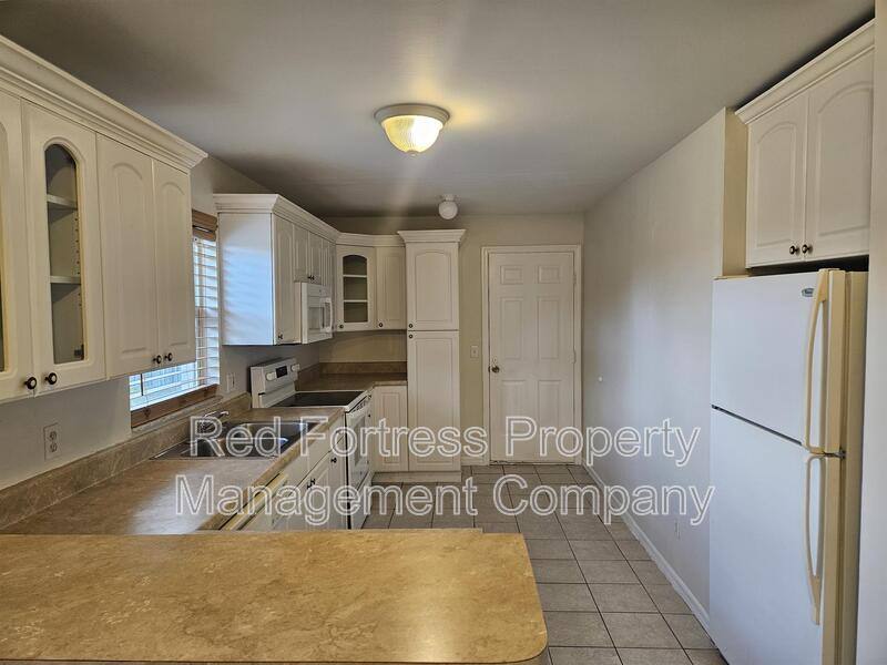 House for rent at 1814 SW 42nd St, Cape Coral, FL 33914