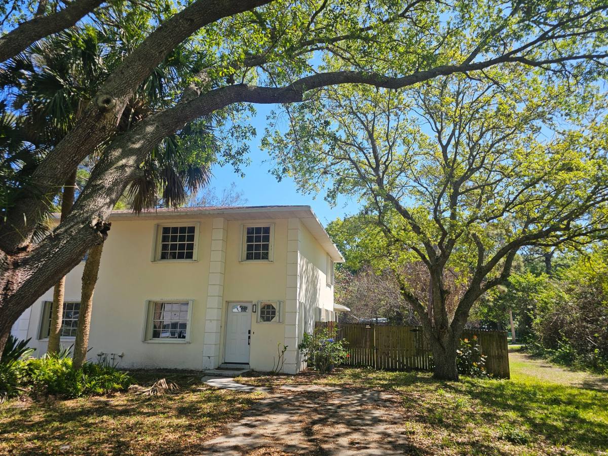 Apartment for rent at 1406 36th Ave, Vero Beach, FL 32960