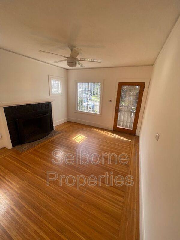 Apartment for rent at 1424 E 20th St, Oakland, CA 94606