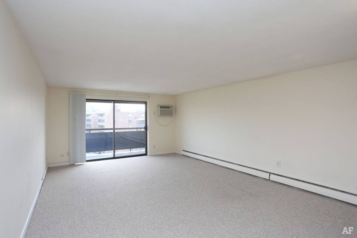 Apartment for rent at 231 Main St #3, Watertown, MA 02472