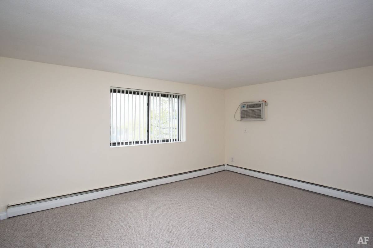 Apartment for rent at 231 Main St #3, Watertown, MA 02472
