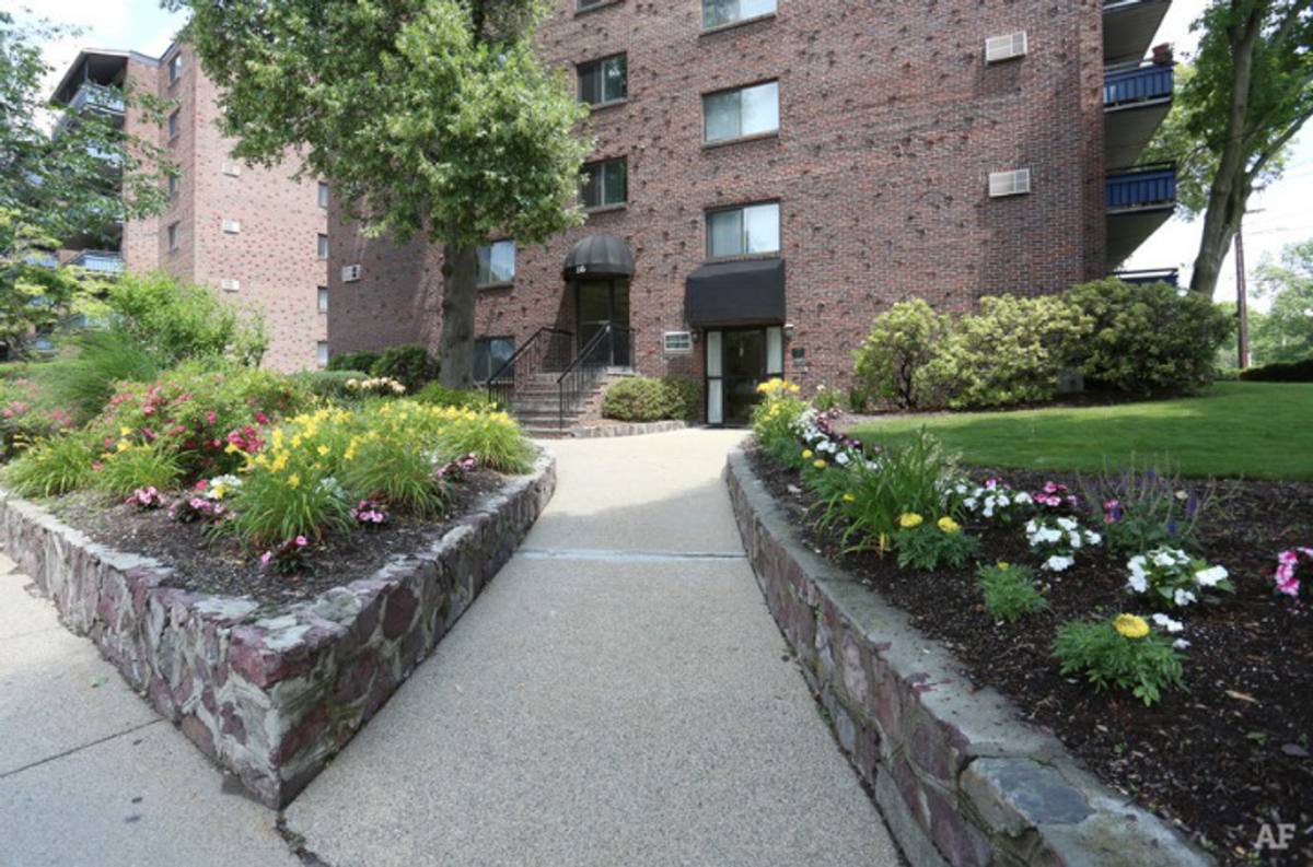Apartment for rent at 231 Main St #3, Watertown, MA 02472