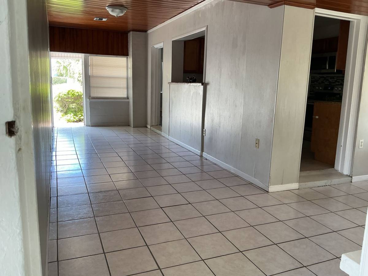 House for rent at 721 E Lowell St, Lakeland, FL 33805
