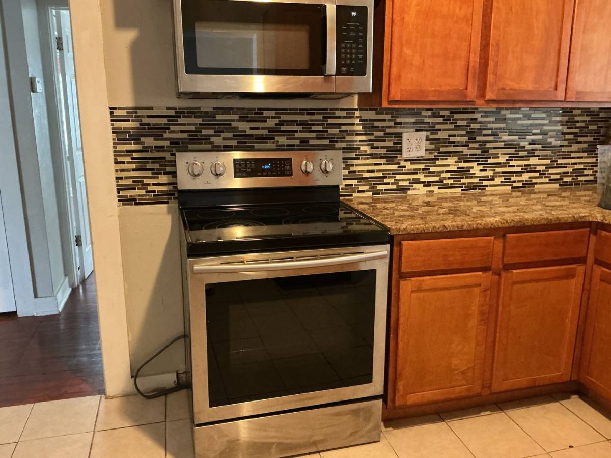 House for rent at 721 E Lowell St, Lakeland, FL 33805