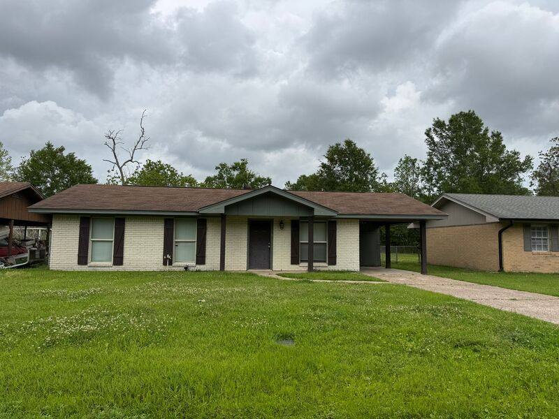 House for rent at 290 Beach St, Vidor, TX 77662