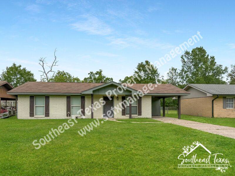House for rent at 290 Beach St, Vidor, TX 77662