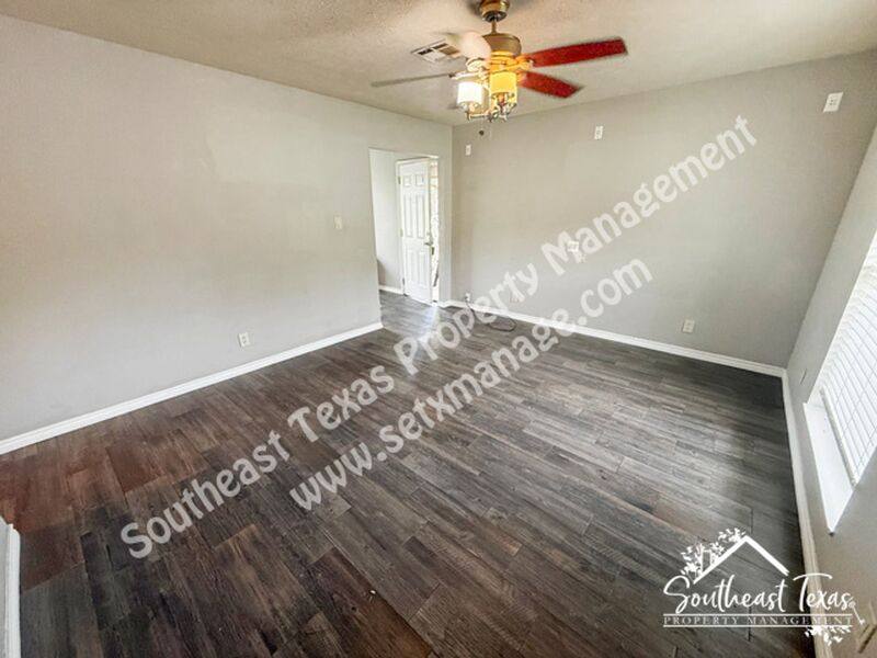 House for rent at 290 Beach St, Vidor, TX 77662