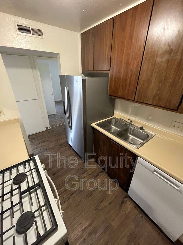 Apartment for rent at 1776 W Olive Ave, Porterville, CA 93257