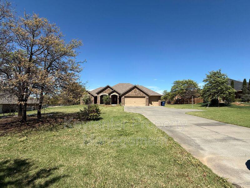 House for rent at 13871 E Reno Ave, Choctaw, OK 73020