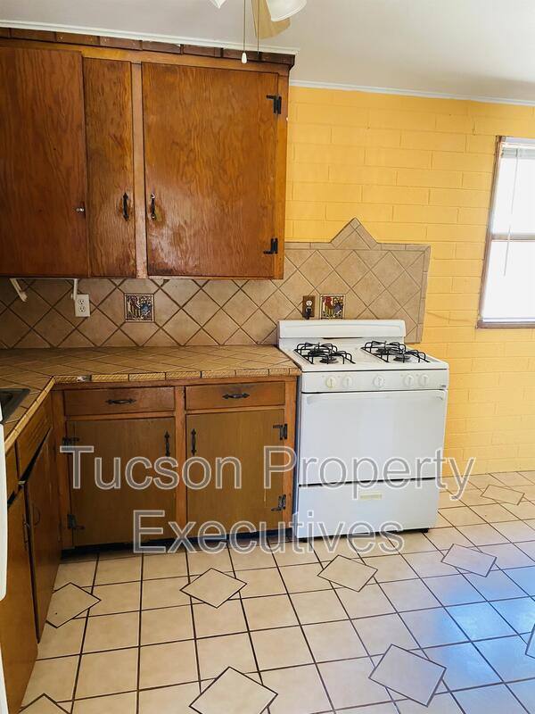 Apartment for rent at 1615 E Adelaide Dr #4, Tucson, AZ 85719