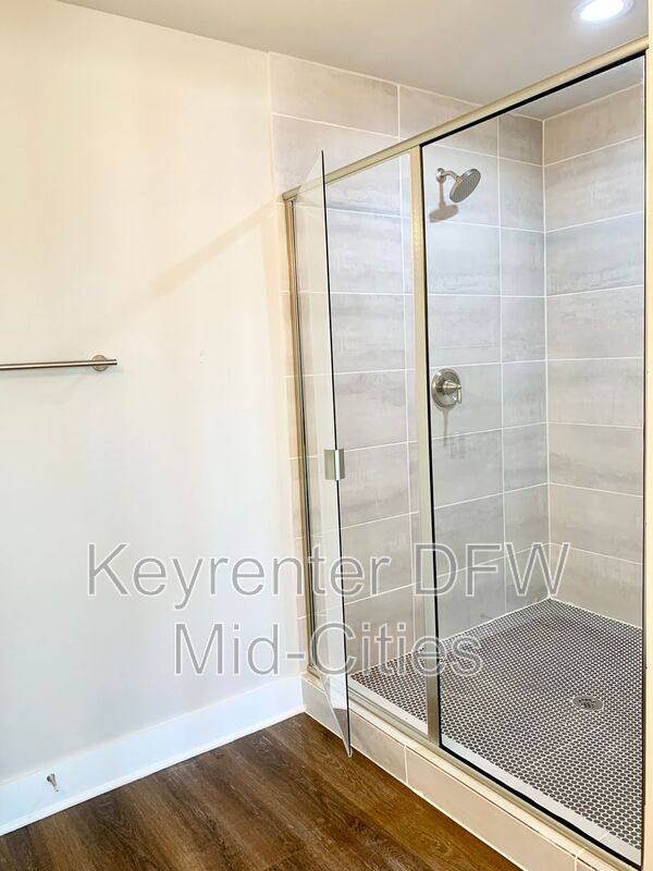 Townhouse for rent at 1431 Pearson St, Irving, TX 75061