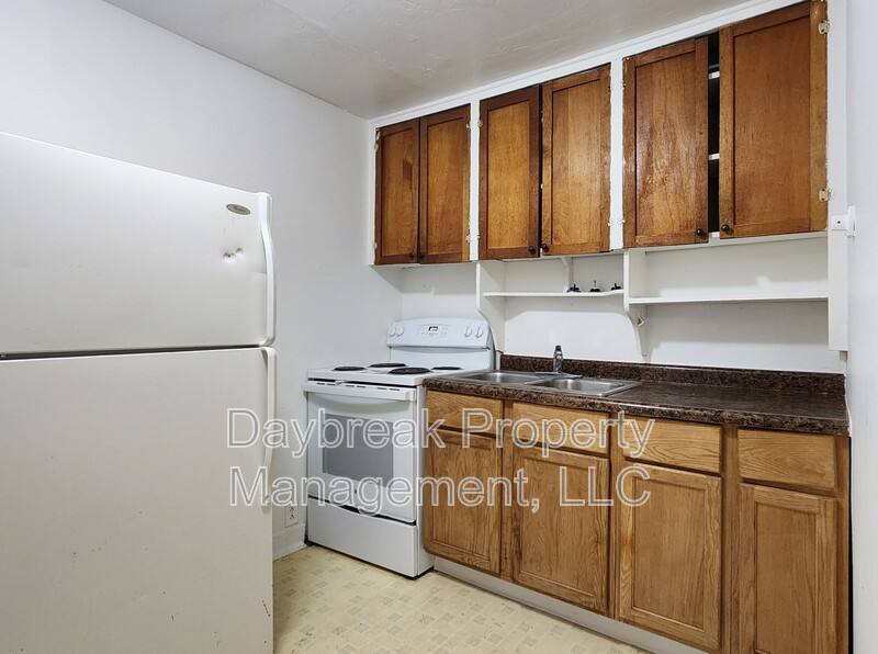 Apartment for rent at 1318 1st Ave N #5, Moorhead, MN 56560