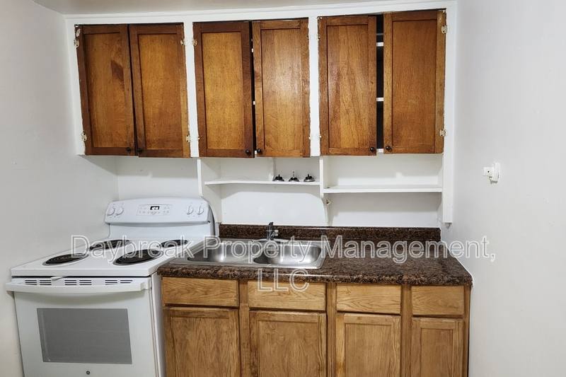 Apartment for rent at 1318 1st Ave N #5, Moorhead, MN 56560