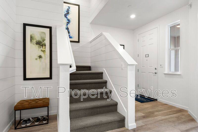 Townhouse for rent at 2957 Nimes Lane, Sacramento, CA 95834