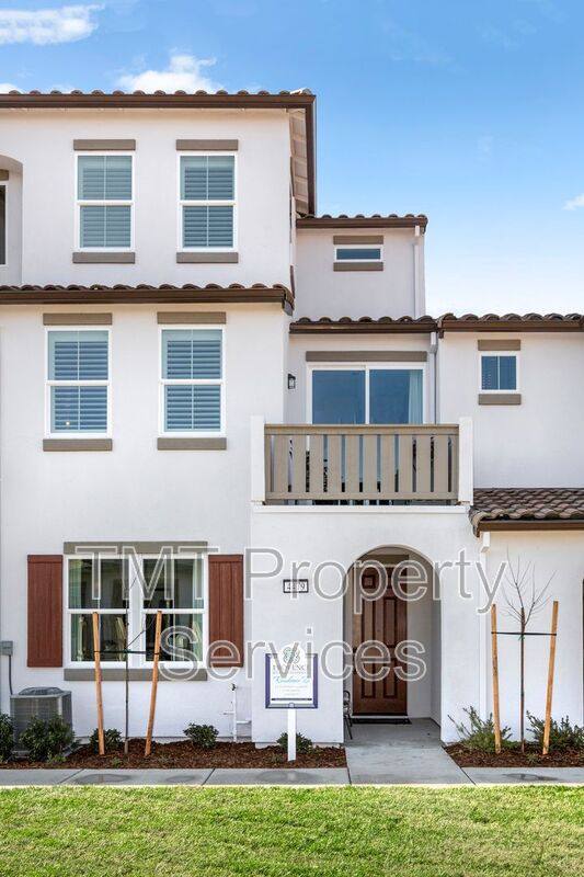 Townhouse for rent at 2957 Nimes Lane, Sacramento, CA 95834