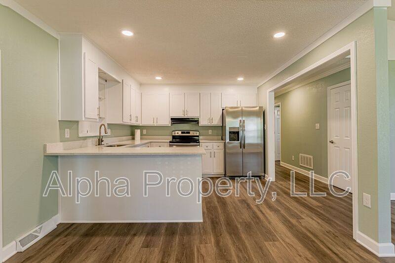 House for rent at 206 E Arlington Ave, Greer, SC 29651