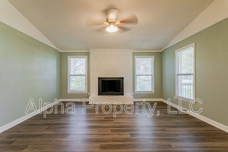House for rent at 206 E Arlington Ave, Greer, SC 29651