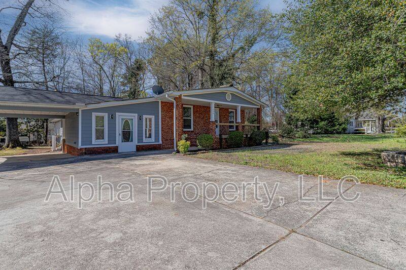 House for rent at 206 E Arlington Ave, Greer, SC 29651