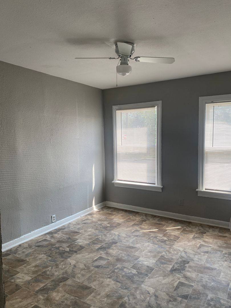 Apartment for rent at 947 Poinsettia, San Antonio, TX 78202