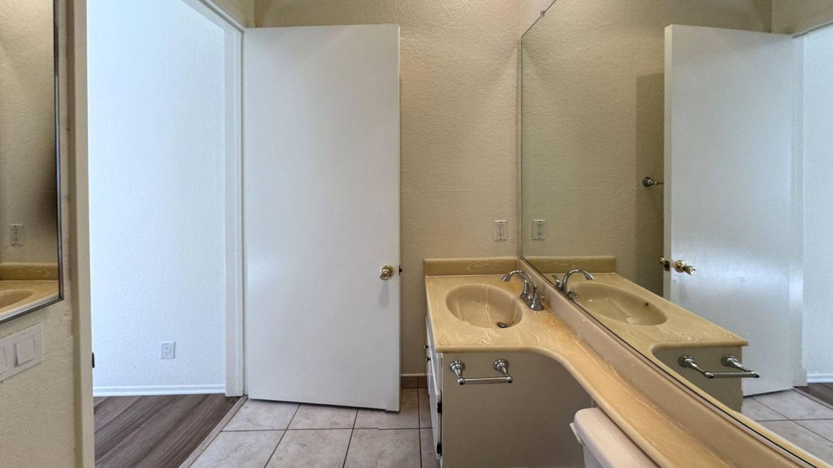 Apartment for rent at 3848 Overland Ave #316, Culver City, CA 90232