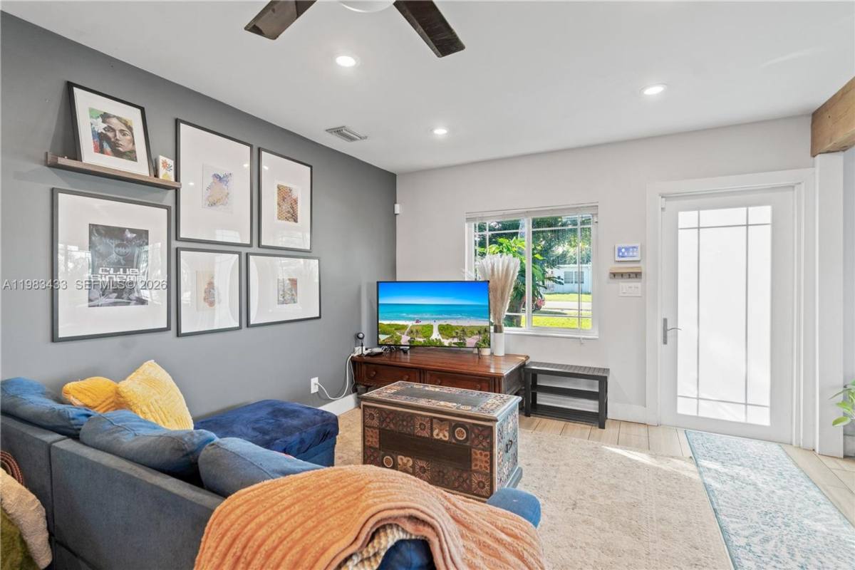 House for rent at 2447 Wilson St, Hollywood, FL 33020