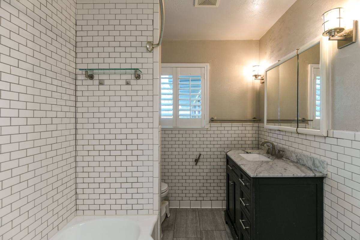 Apartment for rent at 4406 Granbury Rd, Fort Worth, TX 76109