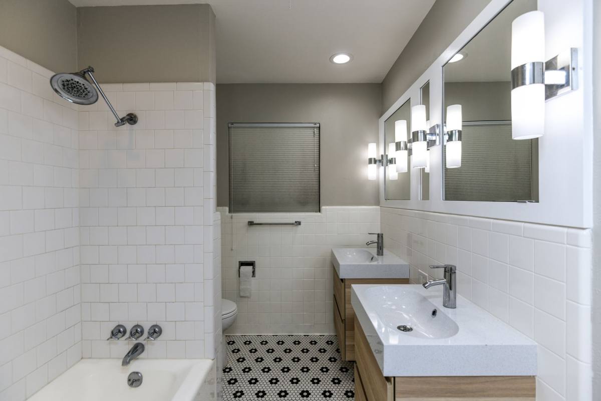 Apartment for rent at 4406 Granbury Rd, Fort Worth, TX 76109