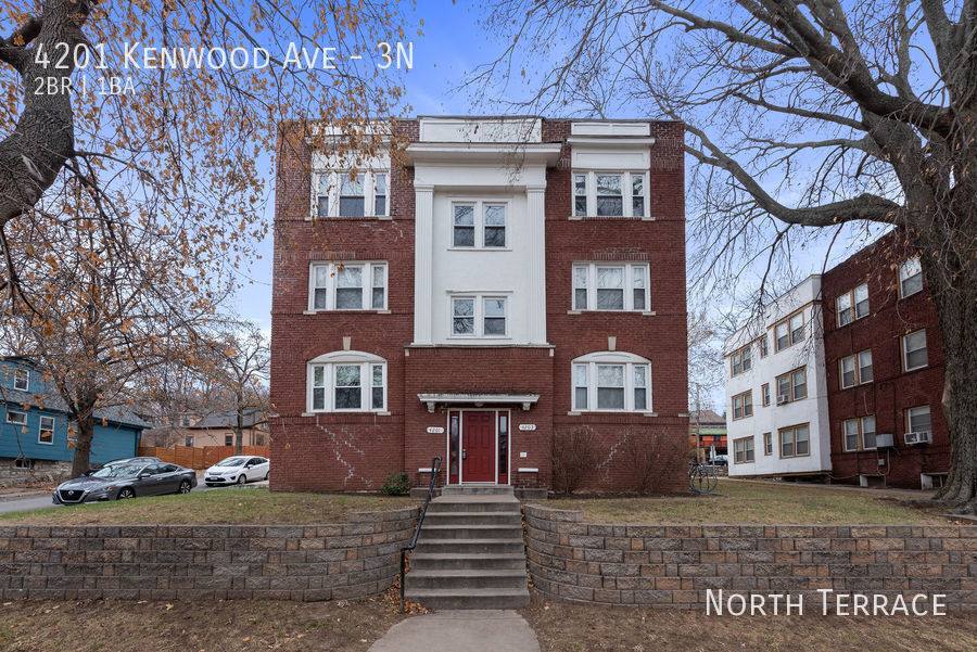 Apartment for rent at 4201 Kenwood Ave, Kansas City, MO 64110