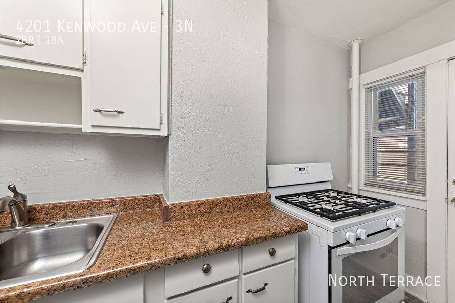 Apartment for rent at 4201 Kenwood Ave, Kansas City, MO 64110