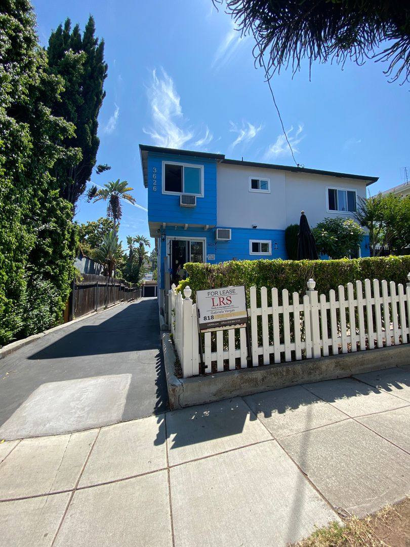 Apartment for rent at 3626 Monon St, Los Angeles, CA 90027