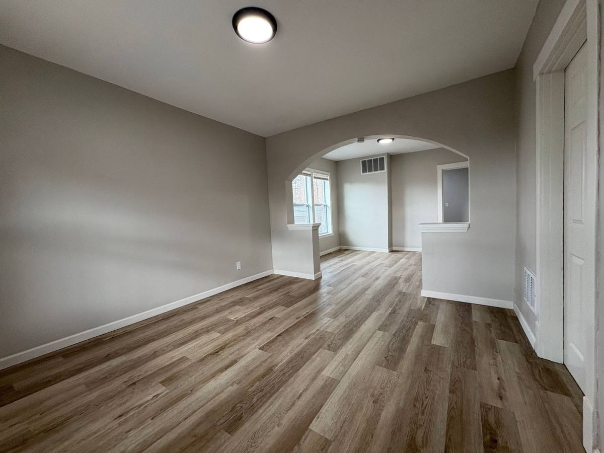 House for rent at 7027 Plateau Ave, Saint Louis, MO 63117