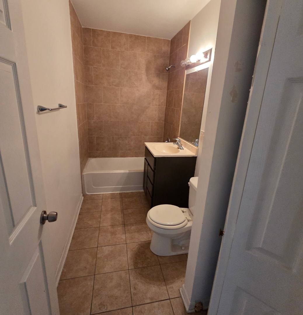 Apartment for rent at 6443-59 S Yale Ave, Chicago, IL 60621