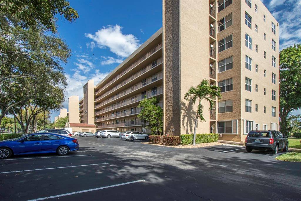 Apartment for rent at 4550 NW 18th Ave #104, Pompano Beach, FL 33073