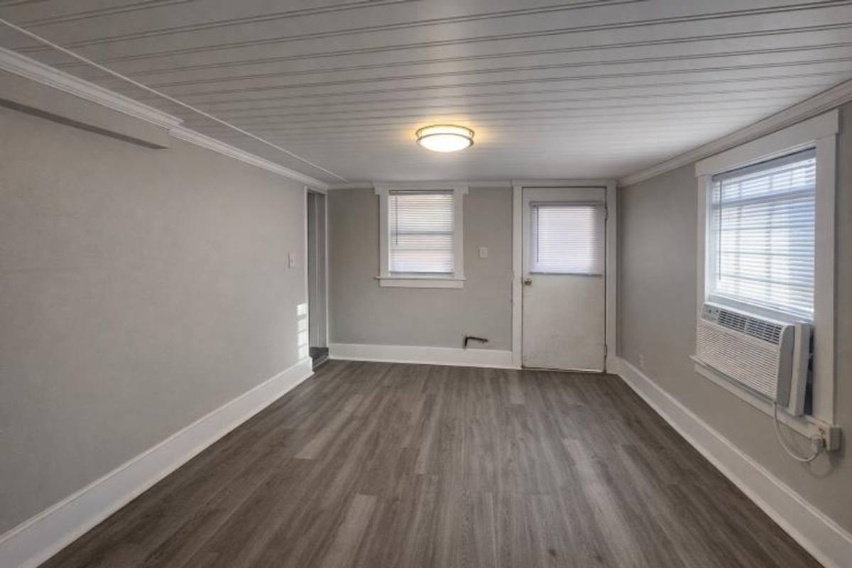Apartment for rent at 823 Cumberland Dr, Clarksville, TN 37043