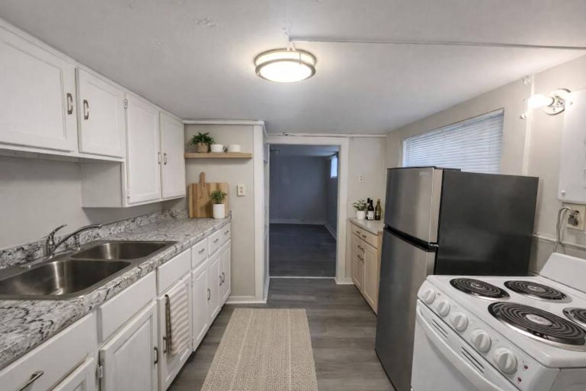 Apartment for rent at 823 Cumberland Dr, Clarksville, TN 37043