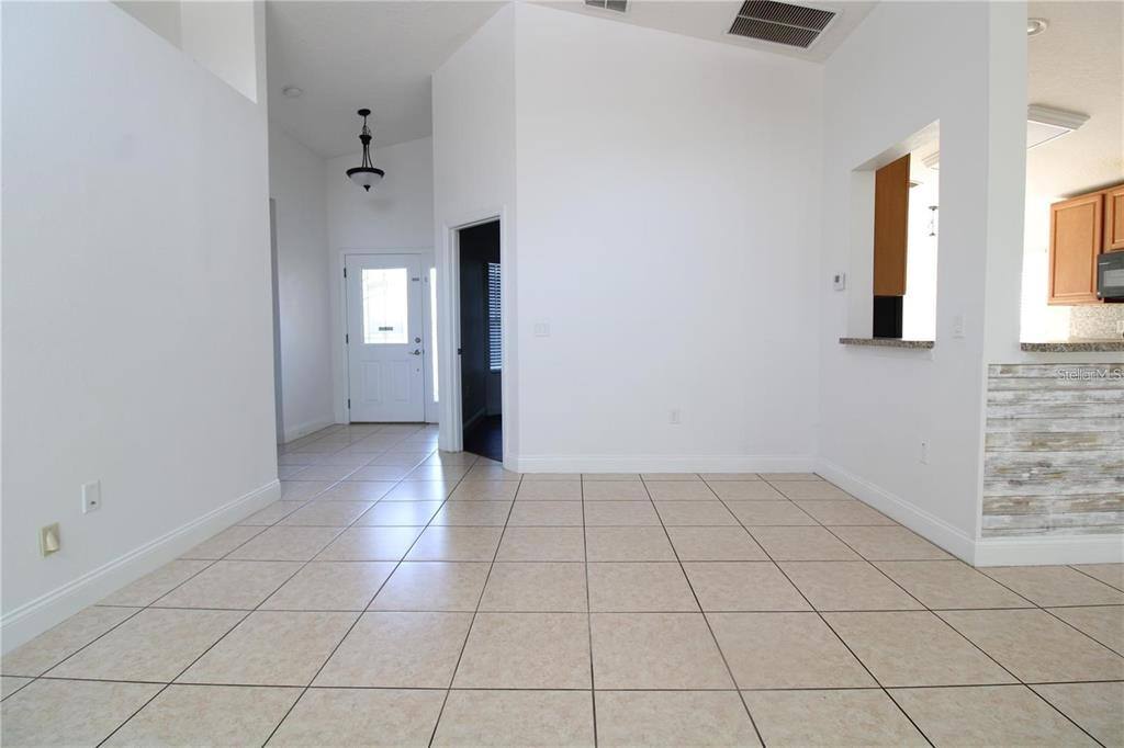Apartment for rent at 11414 Pinewood Cove Lane, Orlando, FL 32817