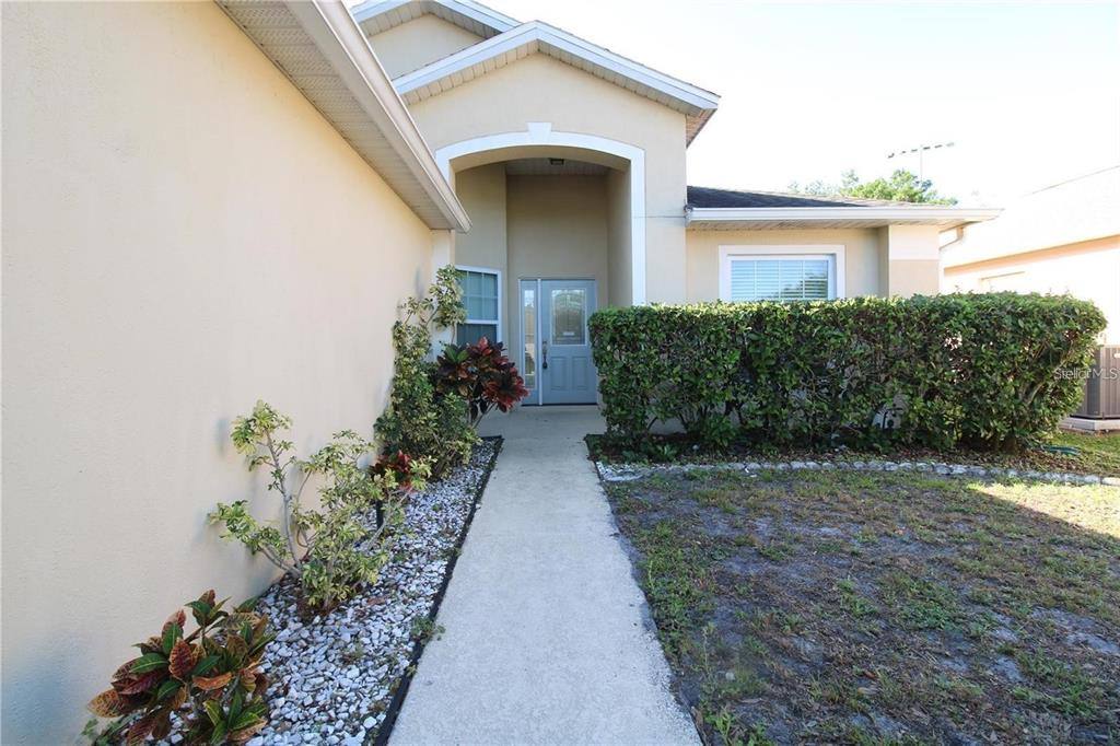 Apartment for rent at 11414 Pinewood Cove Lane, Orlando, FL 32817