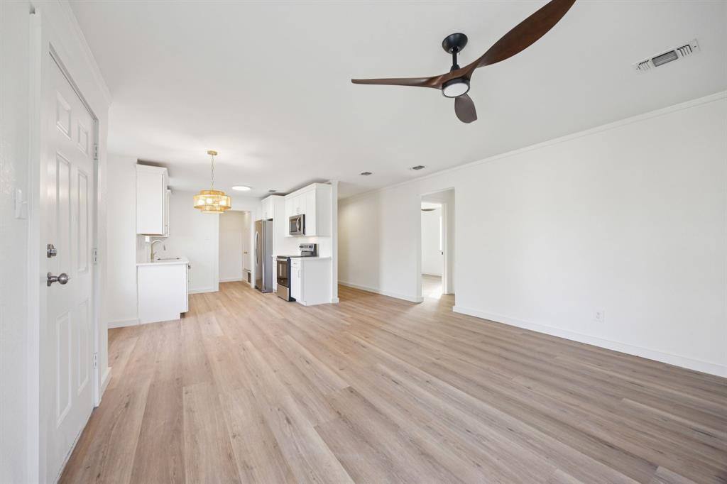 Apartment for rent at 302 W Pelton St #302, Sherman, TX 75092