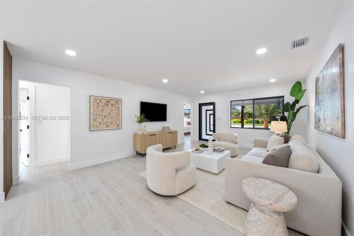 House for rent at 1305 N 31st Rd, Hollywood, FL 33021