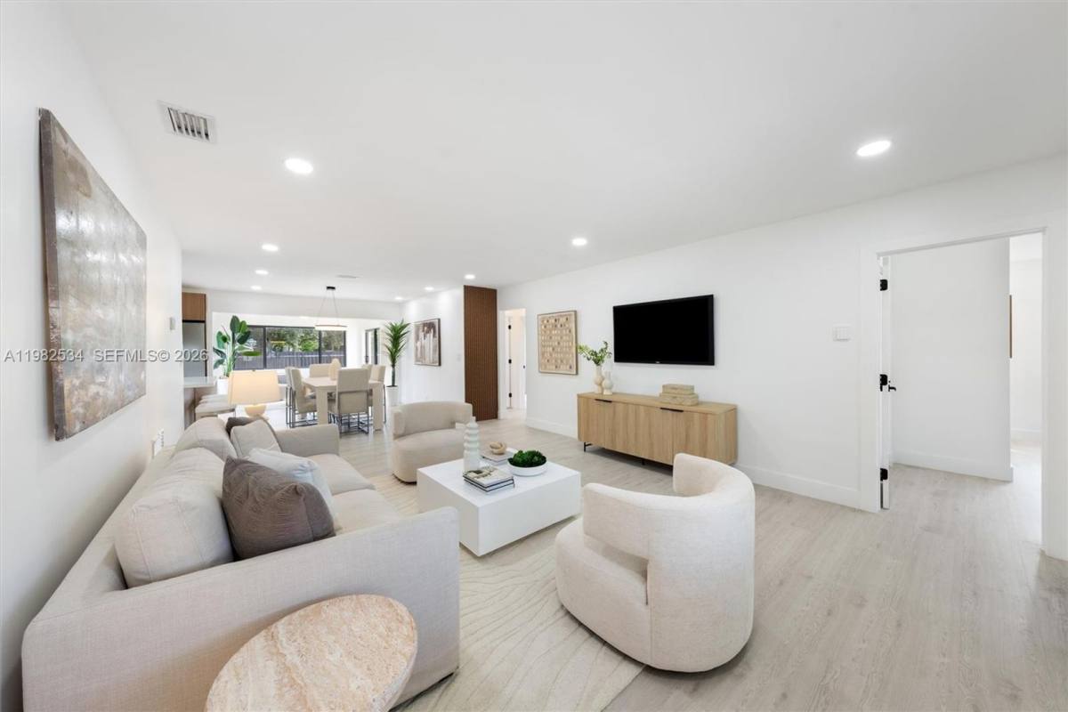 House for rent at 1305 N 31st Rd, Hollywood, FL 33021