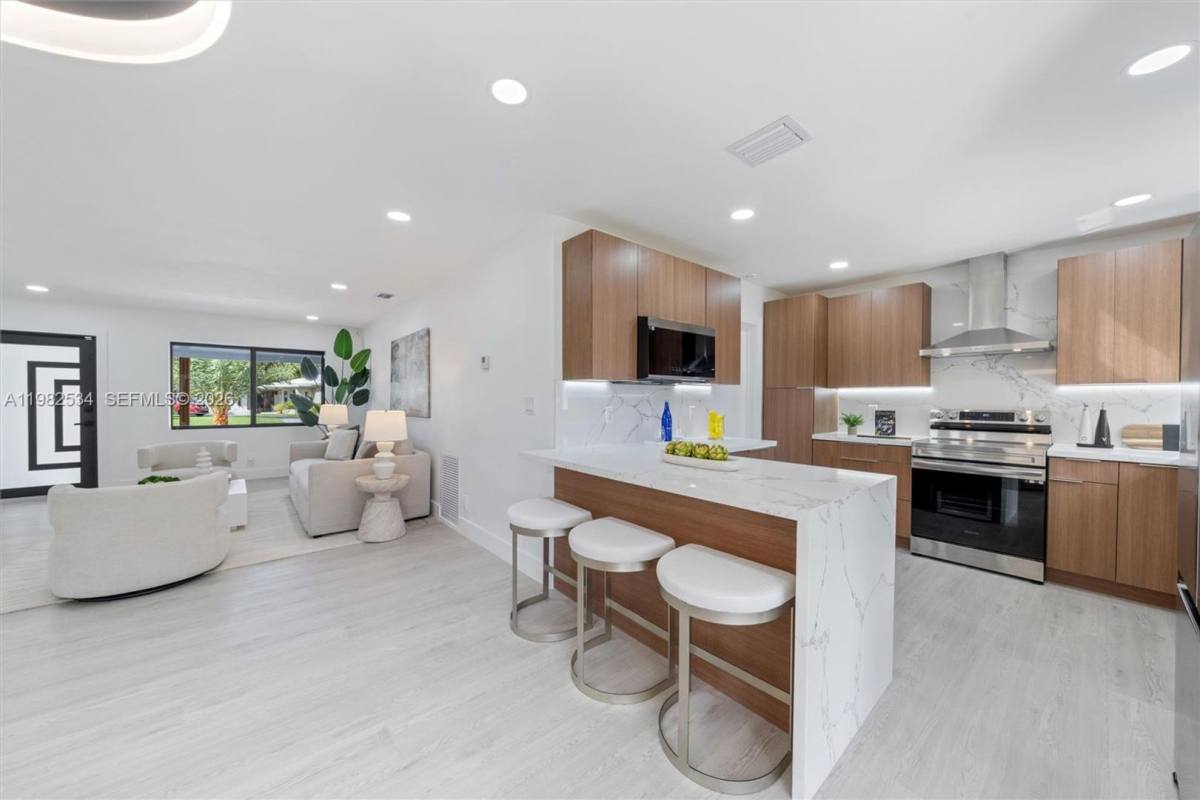 House for rent at 1305 N 31st Rd, Hollywood, FL 33021