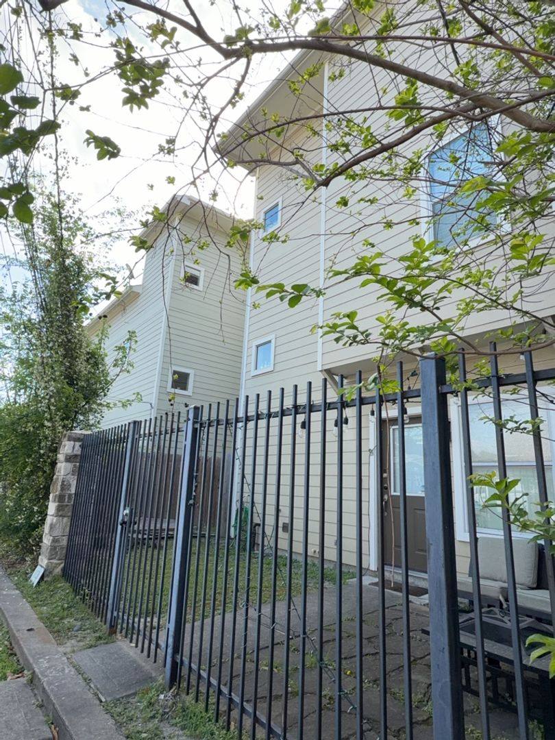 House for rent at 1828 Fletcher St, Houston, TX 77009