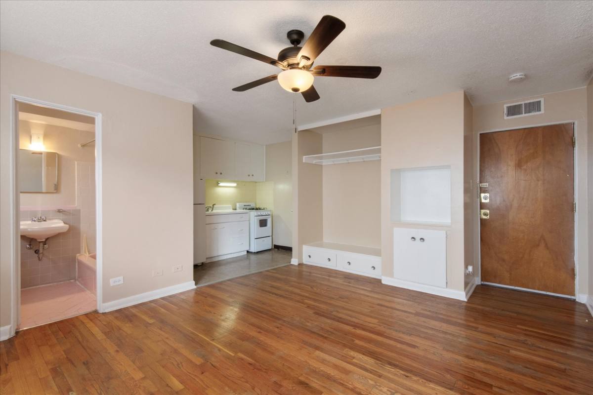 Apartment for rent at 935 N Logan St #C, Denver, CO 80203