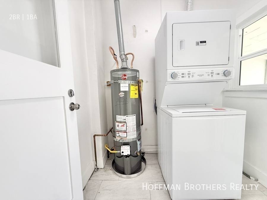 Apartment for rent at 4850 1 2 Mascot St, Los Angeles, CA 90019