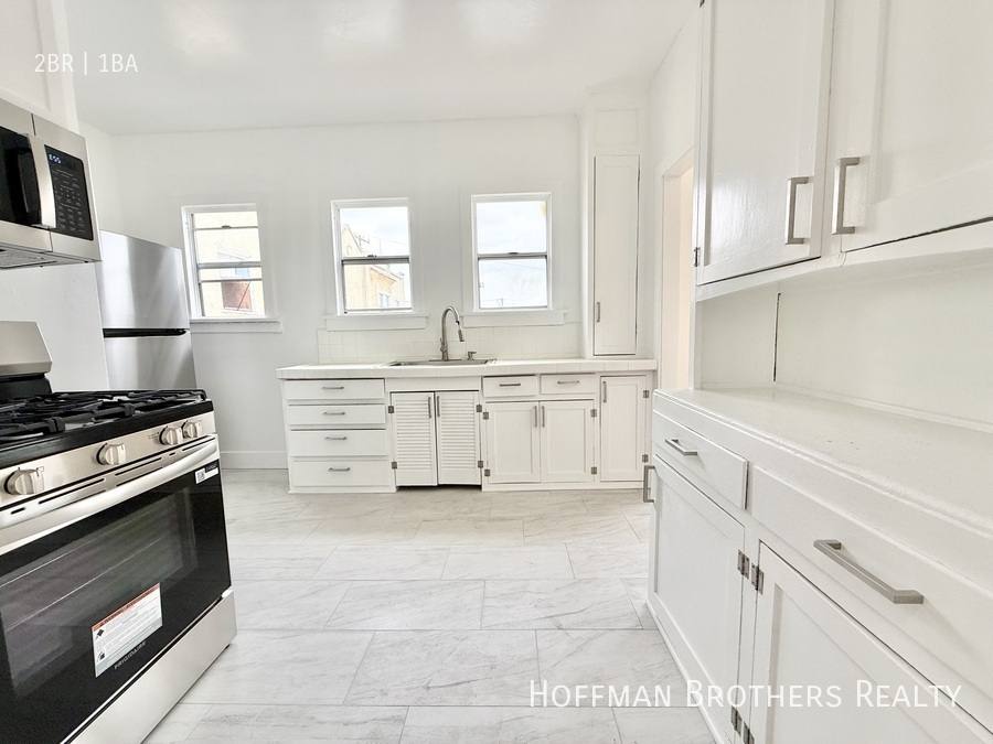 Apartment for rent at 4850 1 2 Mascot St, Los Angeles, CA 90019