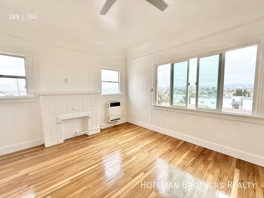 Apartment for rent at 4850 1 2 Mascot St, Los Angeles, CA 90019