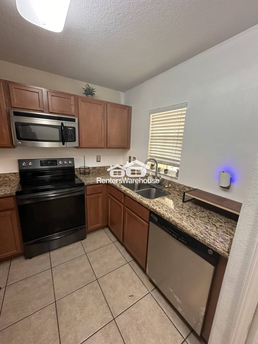 Townhouse for rent at 10943 Keys Gate Dr, Riverview, FL 33579