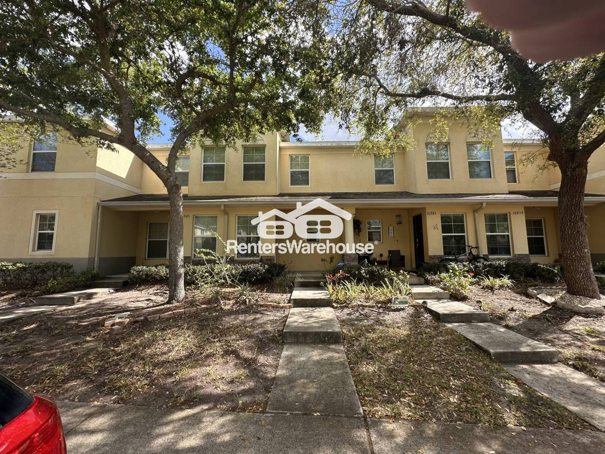 Townhouse for rent at 10943 Keys Gate Dr, Riverview, FL 33579