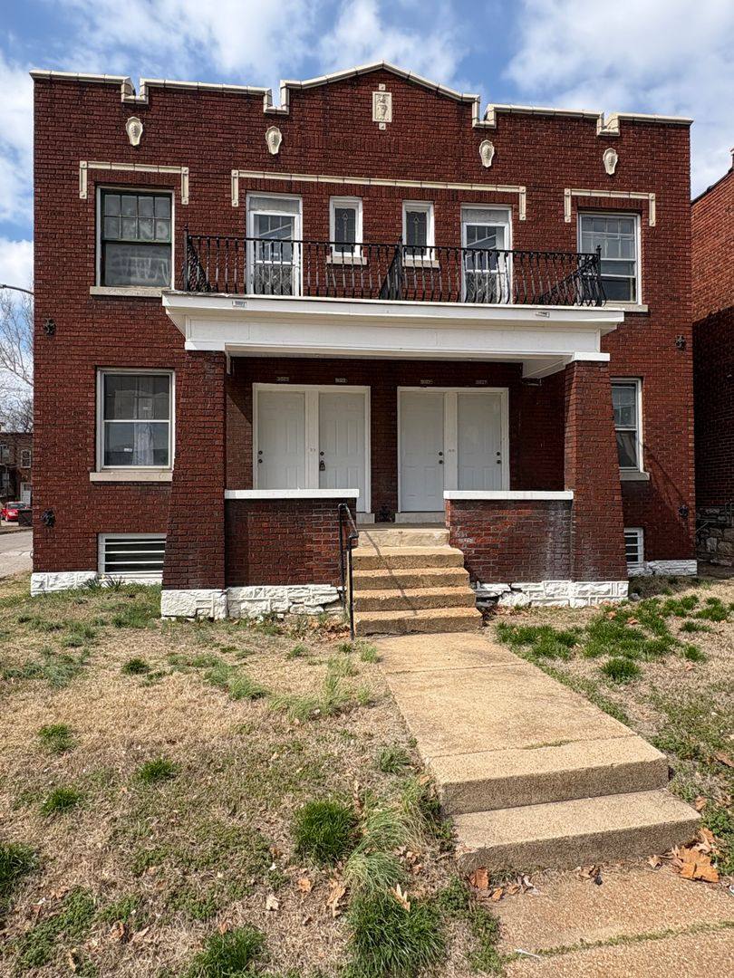 Apartment for rent at 5027-29 S Broadway, Saint Louis, MO 63111